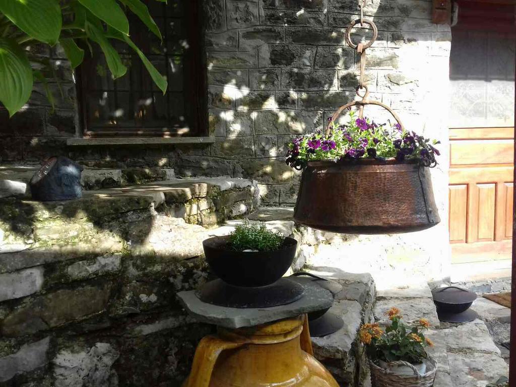 Traditional Rooms Karaouli Papigko Exterior photo