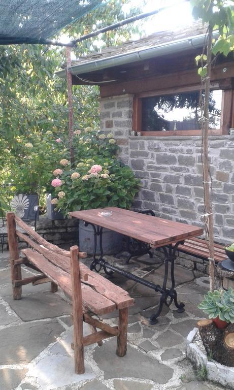 Traditional Rooms Karaouli Papigko Exterior photo